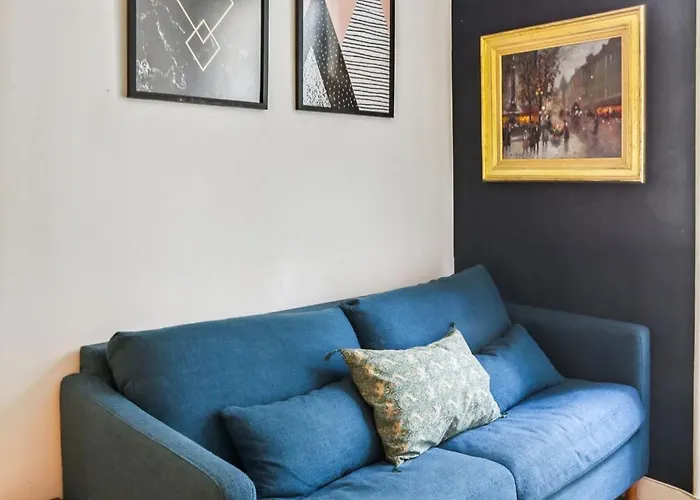 1br Near Invalides & Tour Eiffel Paříž